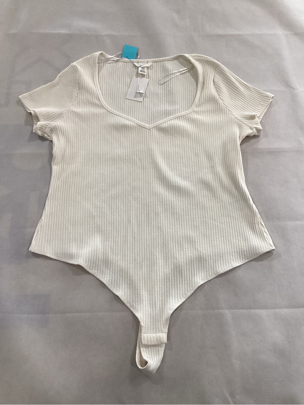 H&M White Ribbed V-Neck Short Sleeve Bodysuit size XXl  9/2